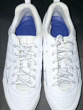 gently used, Mizuno Women's cleats, size 7.5